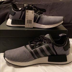 Men’s size 10 adidas NMD_R1